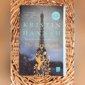 Kristin Hannah Book-The Nightingale